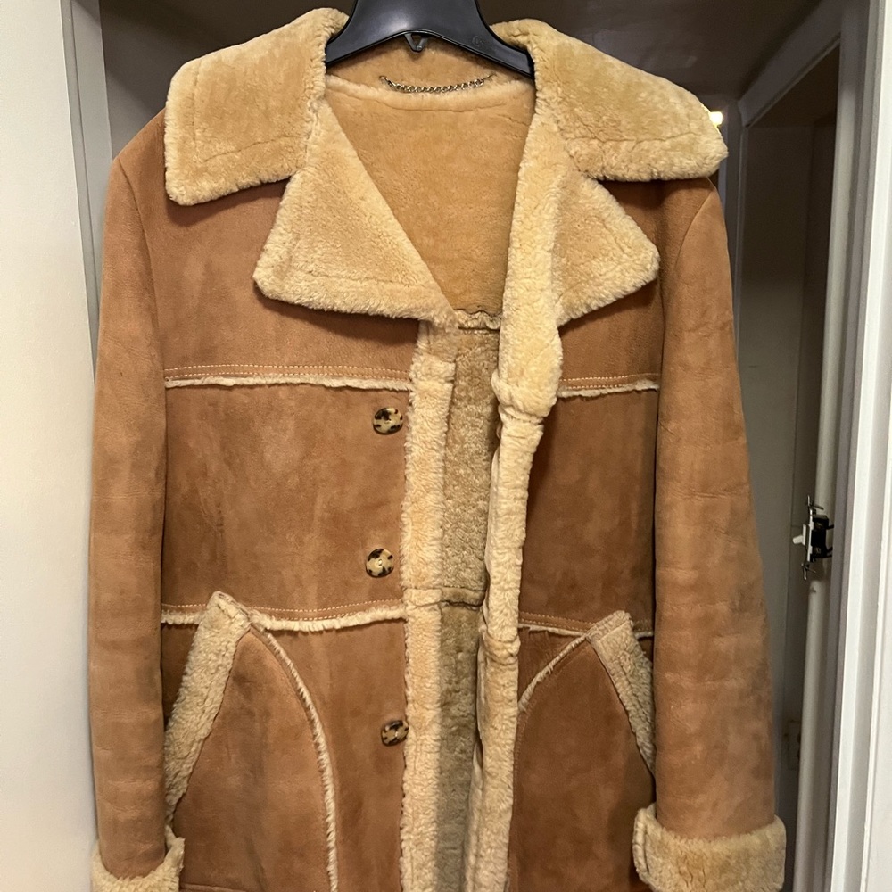 Vintage Lakeland sheepskin coat 42”